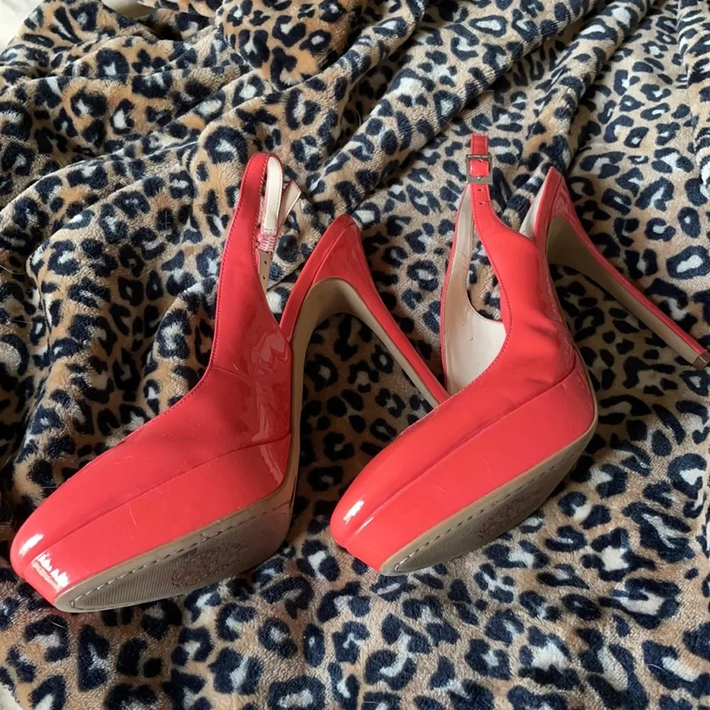 Vince Camuto patent leather platform sling back pumps - Picture 3 of 3